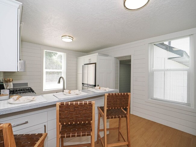 Building Photo - NEWLY REMODELED HISTORIC HOME IN DOWNTOWN ...