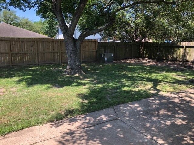 Building Photo - 18023 Garden Manor Dr