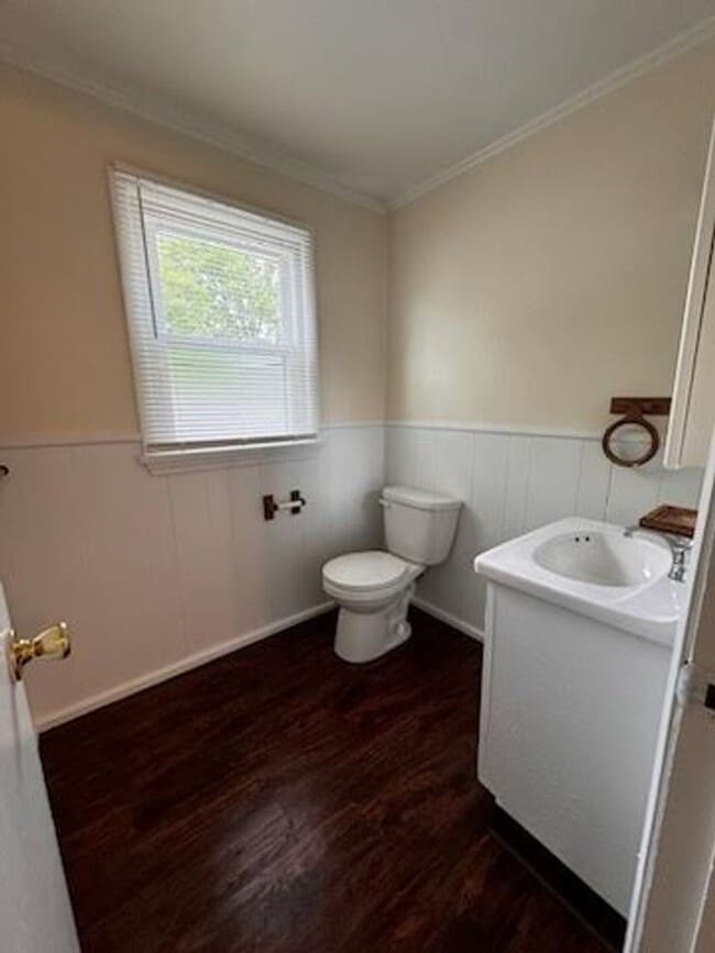 Building Photo - 489 S Edgehill Ave