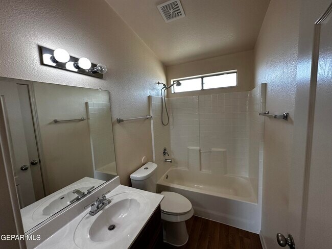 Building Photo - 14140 Meteor Rock Pl