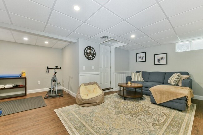 Building Photo - 161 Bunker Hill St