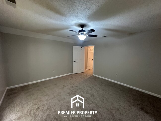 Building Photo - Newly Renovated 3BR/2BA Executive Home in Cordova | Granite Counters & 2,100 Sq Ft