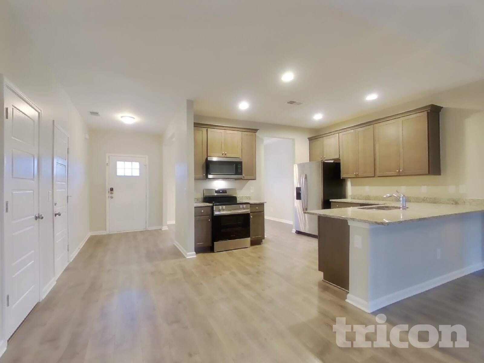 Building Photo - 825 Ellyson Dr