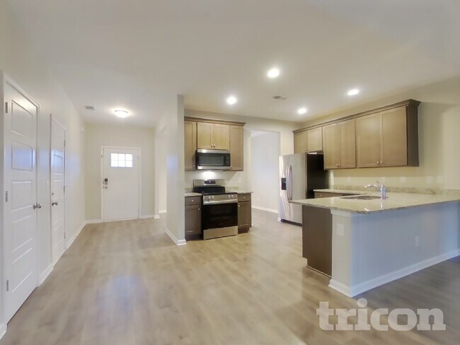 Building Photo - 825 Ellyson Dr