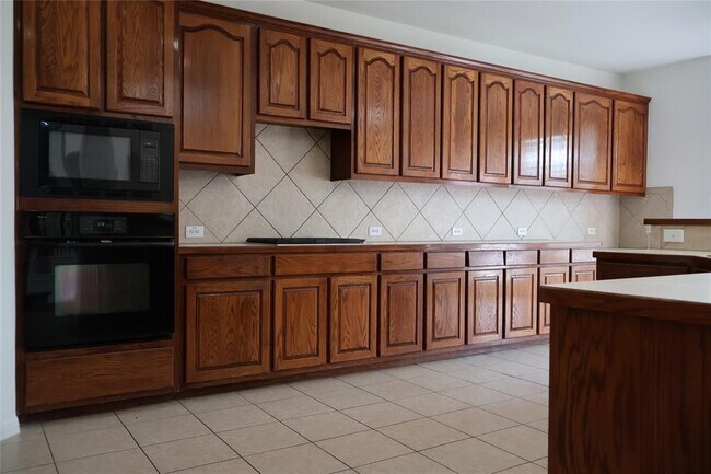 Building Photo - 2403 Vestavia Ridge Ln