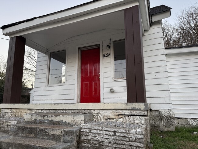 Building Photo - 1028 Bridge St