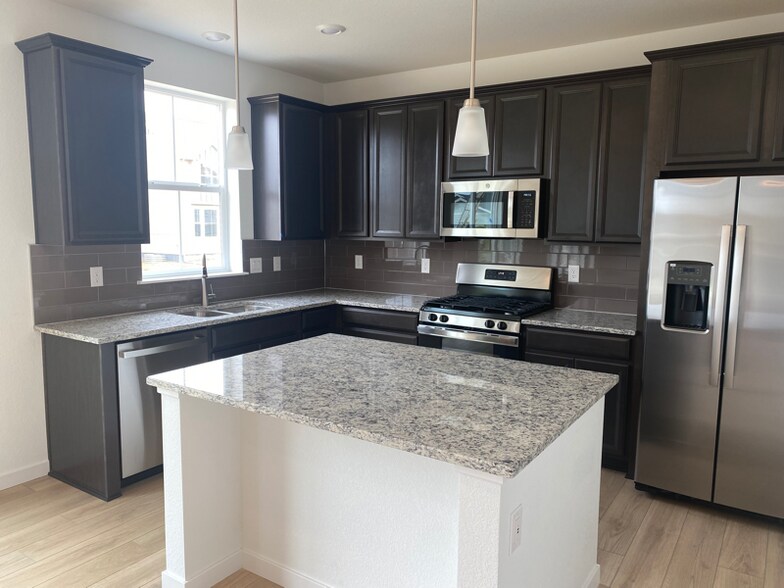 Building Photo - 4096 Chasm Lk Dr