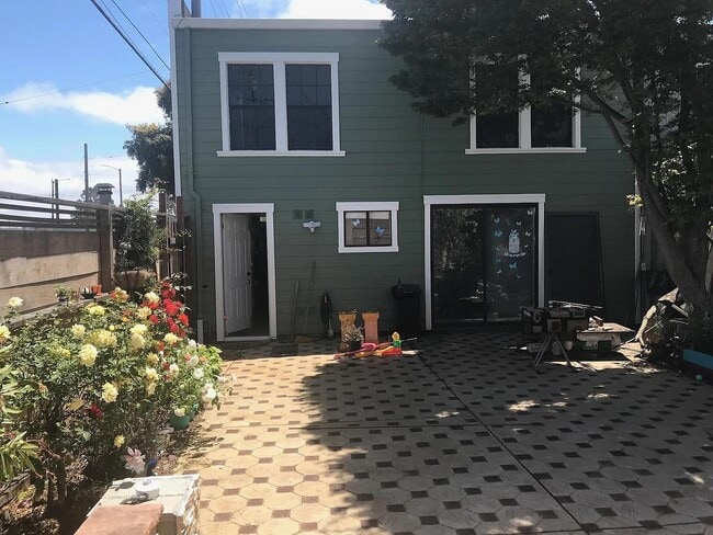 Building Photo - 102 Florida Ave