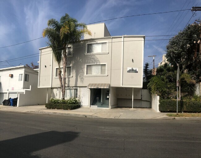 Interior Photo - 11865 Rochester Ave