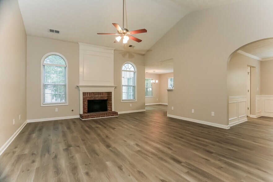 Building Photo - 6265 New Magnolia Pl