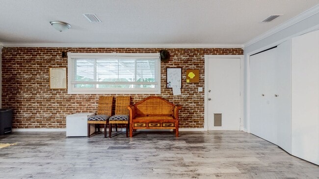 Building Photo - Charming Updated Home in Bluewater Bay – N...
