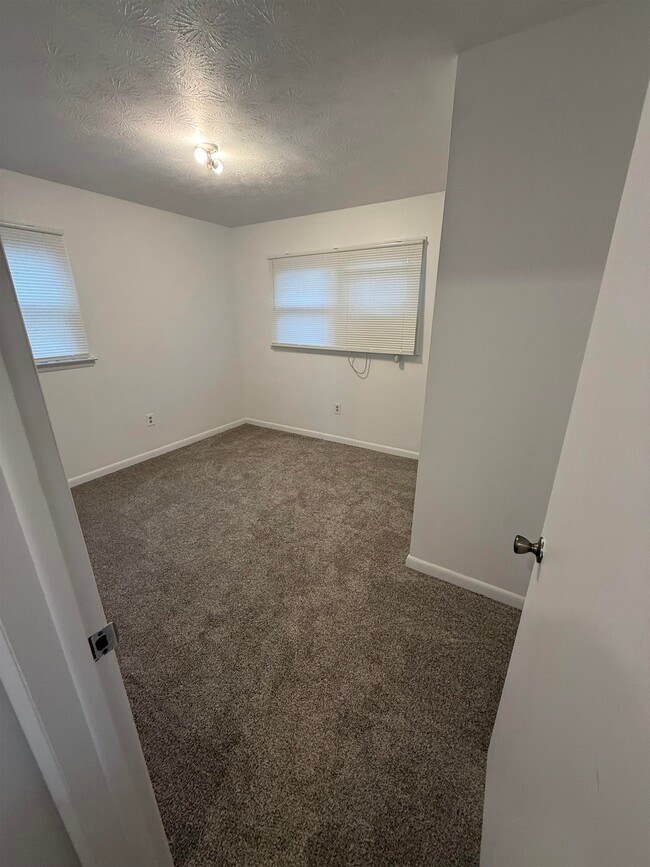 Building Photo - 1045 Moore St