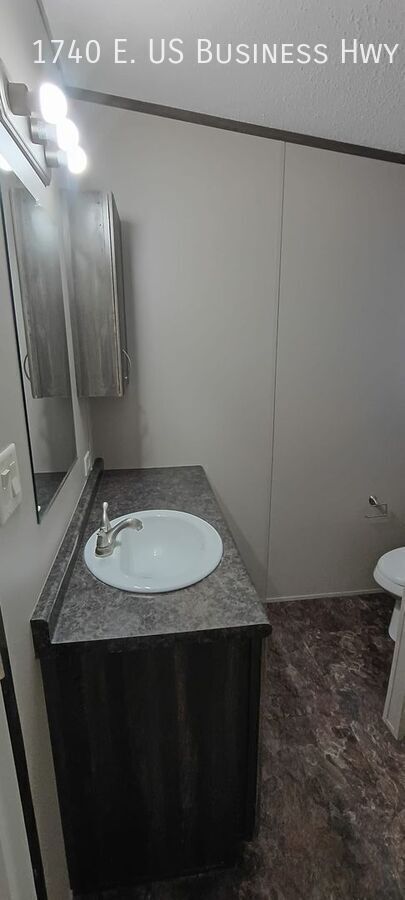 Building Photo - 1740 E U.S. Business 83