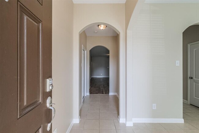 Building Photo - 5114 Harbor Palm Dr