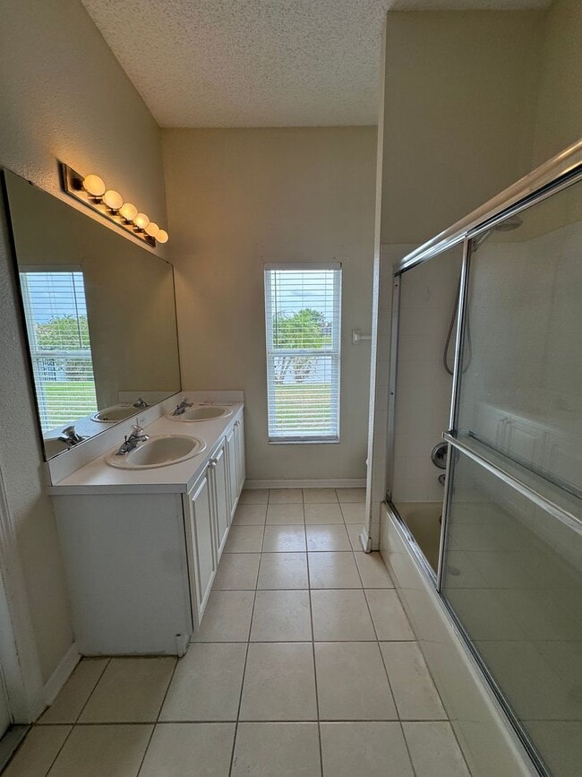Building Photo - Waterview 3 BED / 2 BATH Home For Rent!