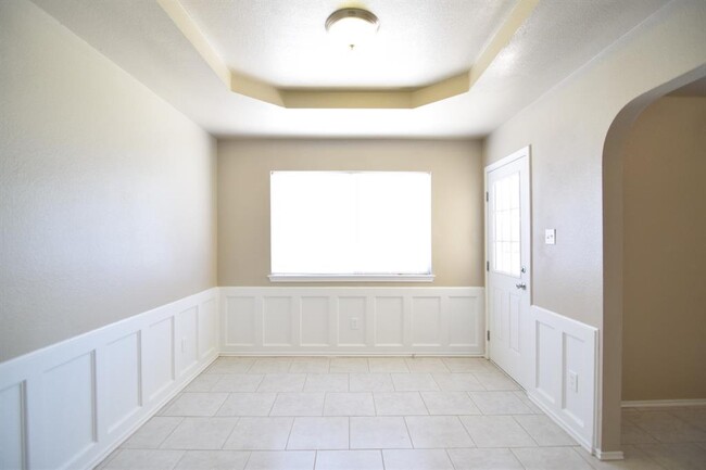Building Photo - 1403 Saddle Dr