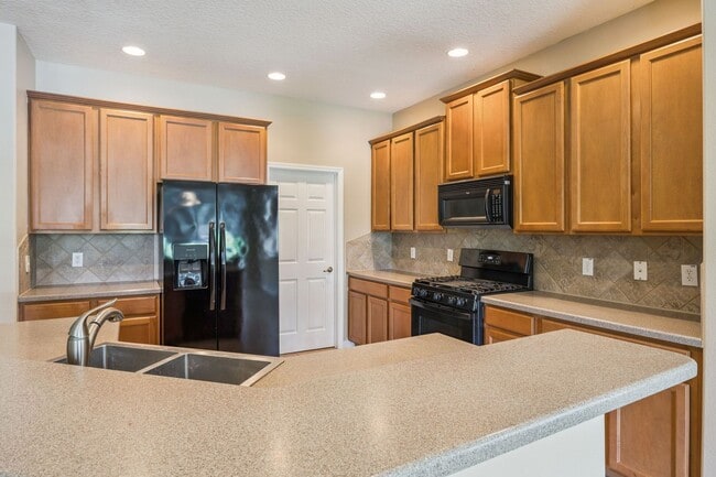 Building Photo - 4468 Blue Major Dr