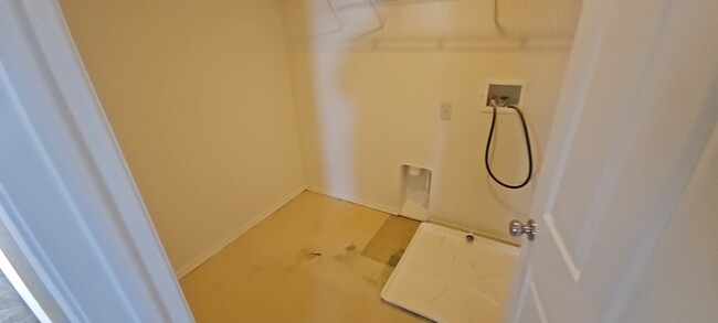 Building Photo - 38235 Armstrong Dr