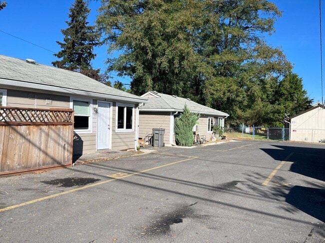 Building Photo - 3218 SE 122nd Ave