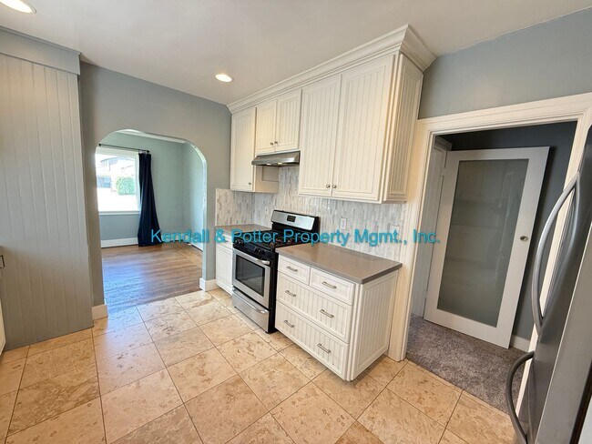 Building Photo - Quiet & Updated Watsonville Charmer 2 plus BR/1BA