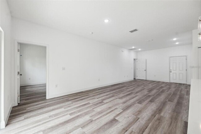 Building Photo - 6062 SW 154th Place Rd