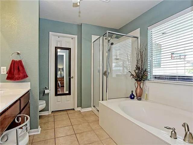 Building Photo - 304 Trophy Ct