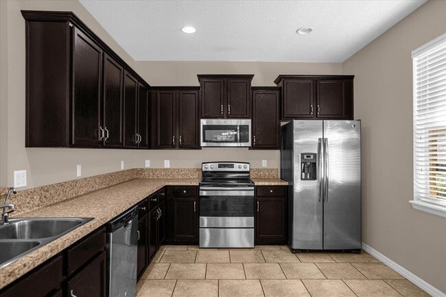 Building Photo - 2144 Betsy Ross Ln
