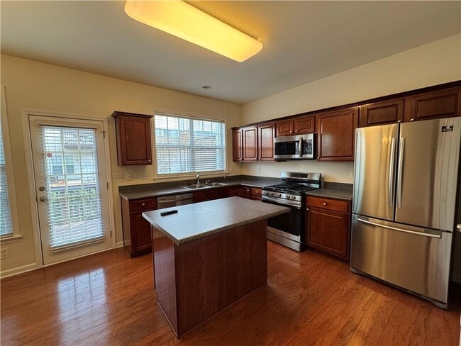 Building Photo - 1379 Thornborough Dr