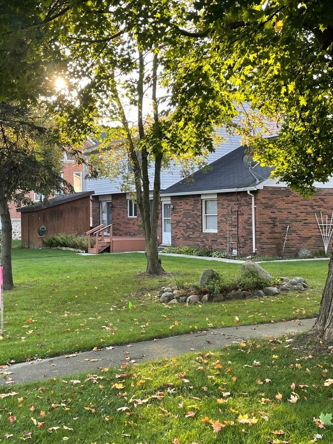 Building Photo - 7209 Main St