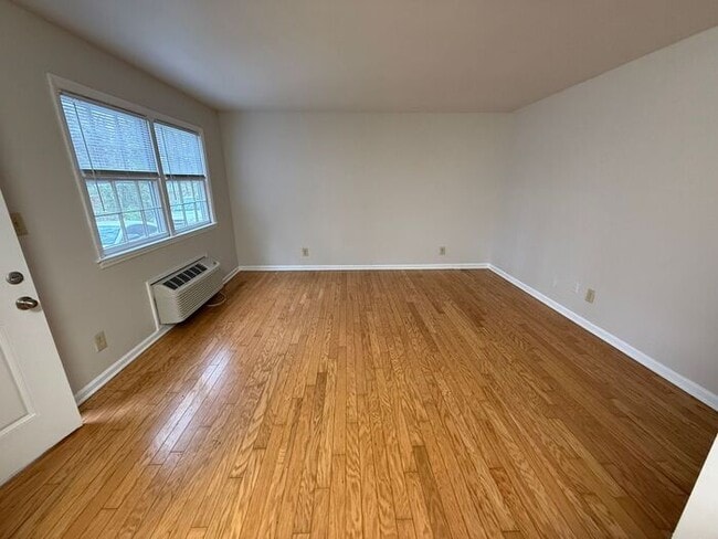 Building Photo - Duke View Apartments