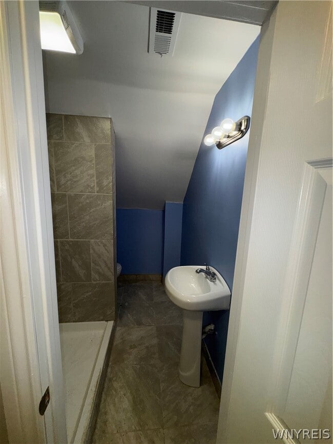 Building Photo - 1312 Ontario Ave