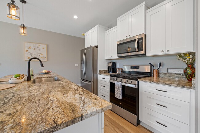 Building Photo - 1776 Horseshoe Ln