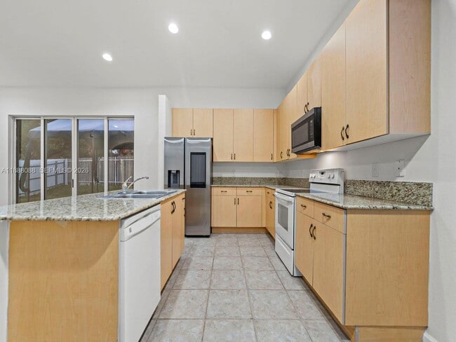 Building Photo - 2247 Portofino Ave