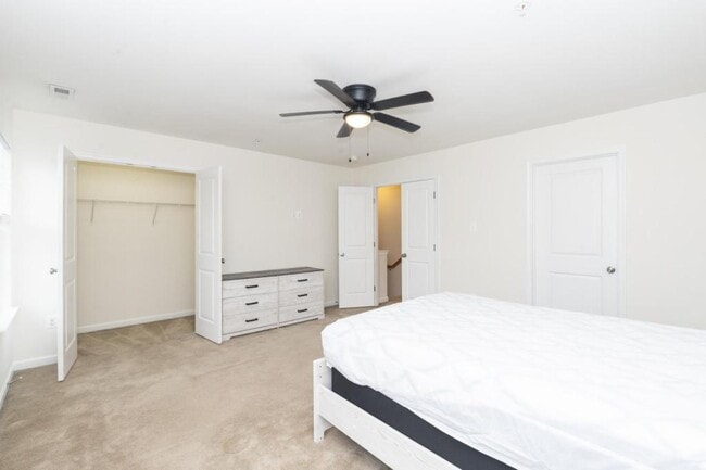 Building Photo - 1841 Graymount Way