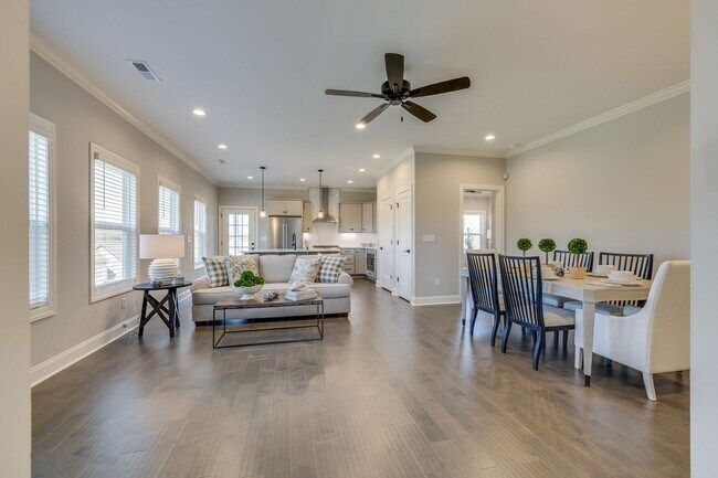 Building Photo - Maryville 37803 - Coming Soon! Showings begin 08/17/2026. 4-bedroom, 3.5-bath home in Maryville -...