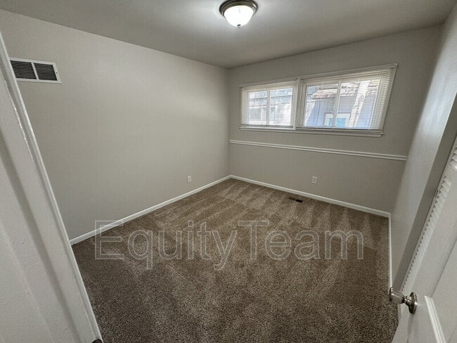 Building Photo - 7833 Kirkland Dr