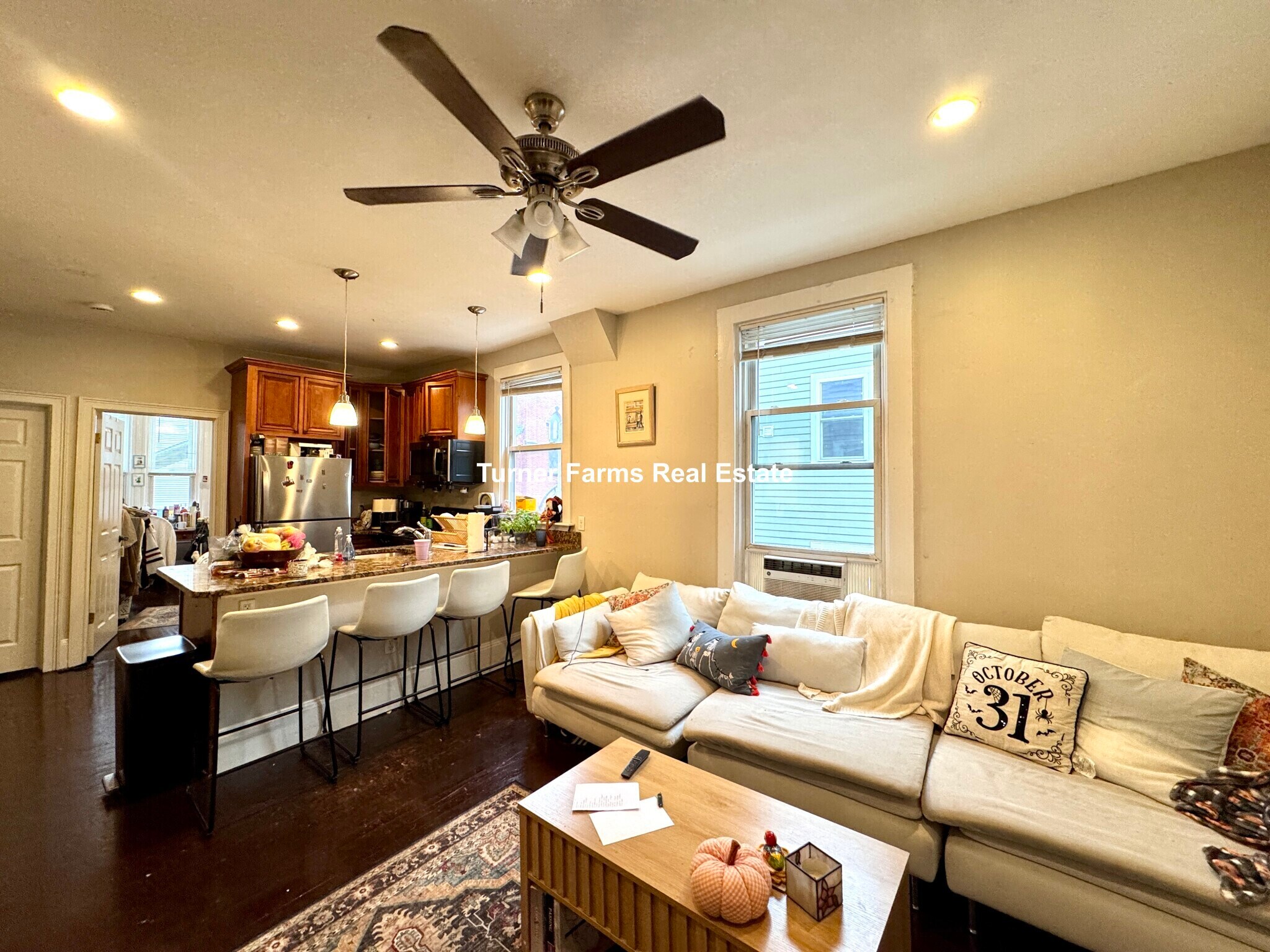 Building Photo - 719 Parker St