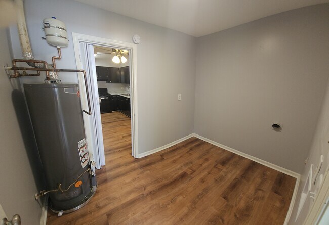 Building Photo - 5418 Planter Ct