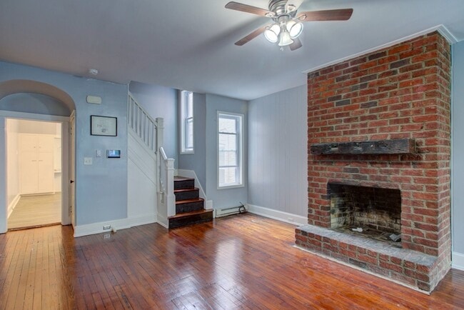 Building Photo - 593 N Plum St