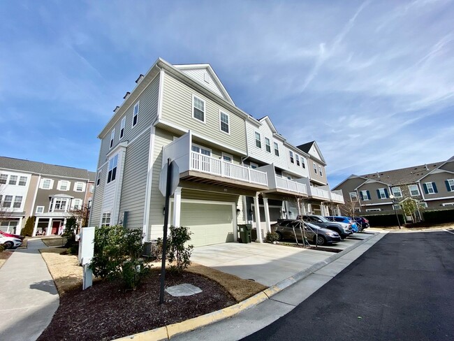 Building Photo - 3 Bedroom Townhome in Spence Crossing! Water/Sewer/Trash/Landscaping INCLUDED! - Attached Garage ...