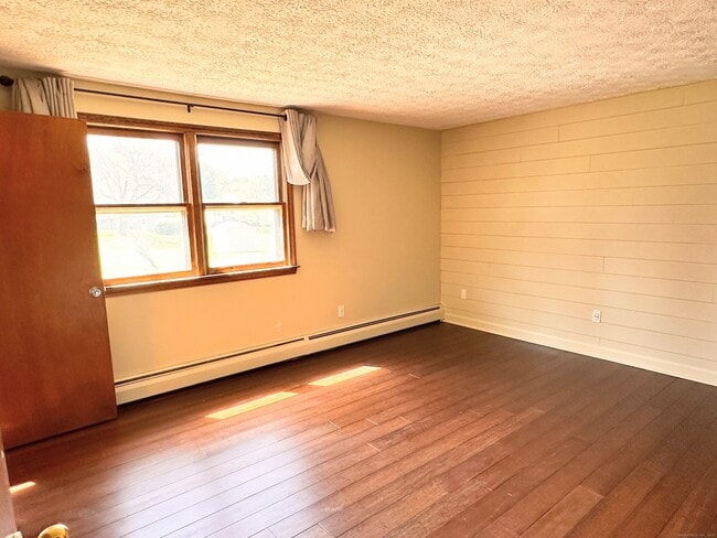 Building Photo - 37 Woodmont Dr