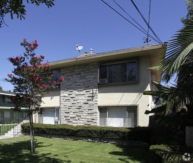 Building Photo - 1315 W North St