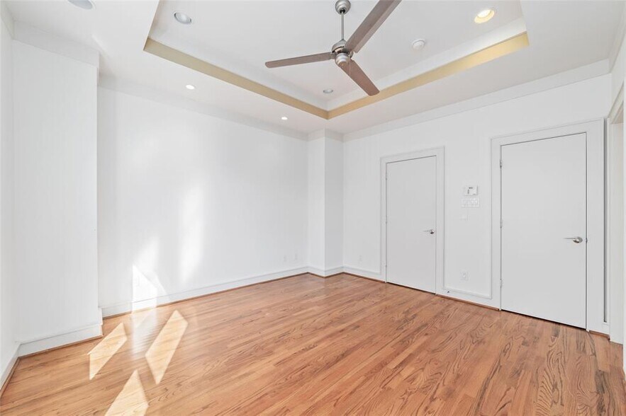 Building Photo - 821A W 25th St