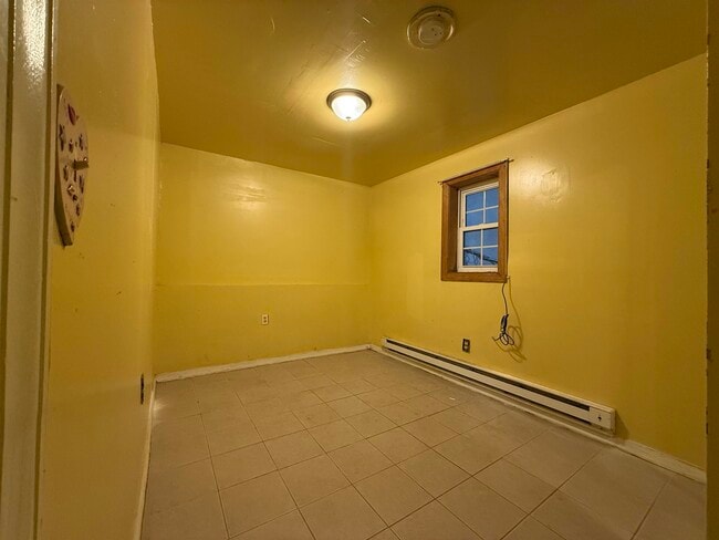 Building Photo - 20 Dales Ave