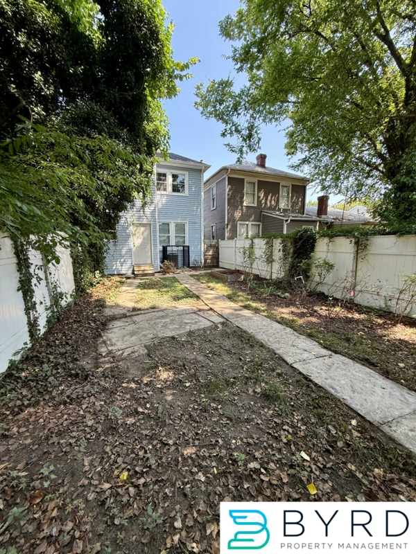 Building Photo - 1808 Stockton St