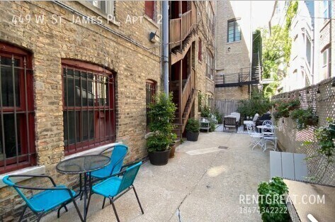 Building Photo - 449 W St James Pl