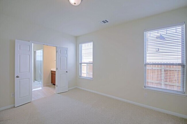 Building Photo - Charming 4 beds 3.5 baths in Leander