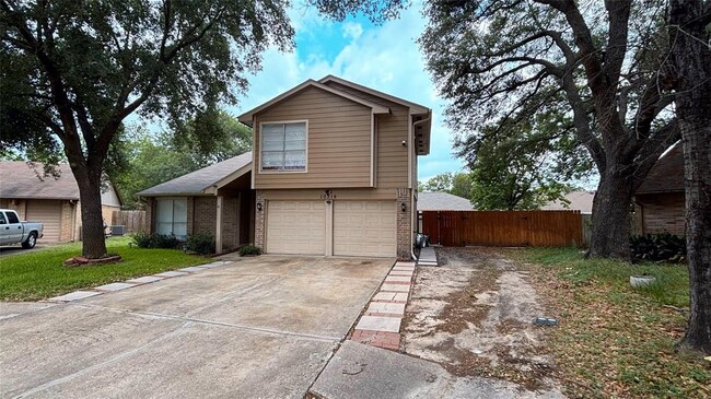 Building Photo - 10319 Oak Limb Dr