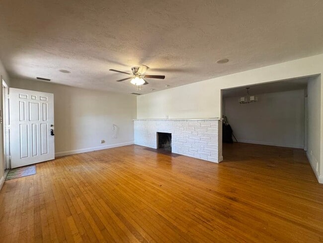 Building Photo - Beautiful Beachside Home in Ormond Beach!