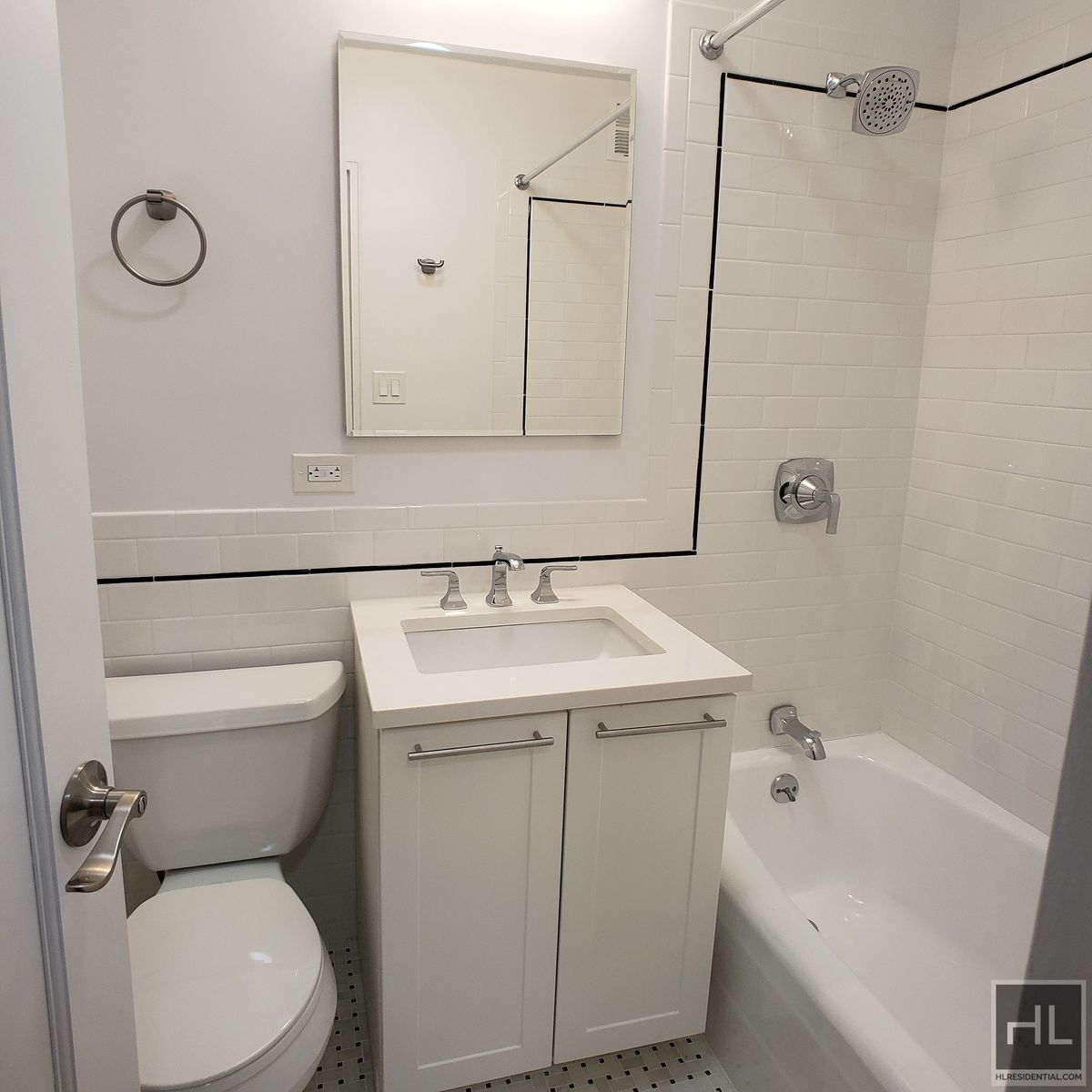 Building Photo - AMAZING 2 BEDROOM 2 BATH APARTMENT. WON'T ...